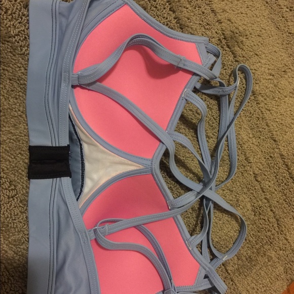 Pink Bra - Picture 3 of 4